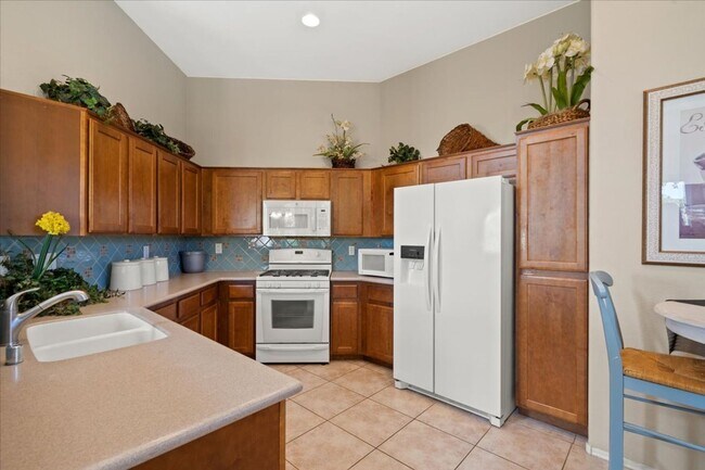 Building Photo - 3975 N Hualapai Way