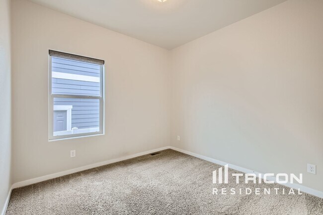 Building Photo - 5398 Chantry Dr