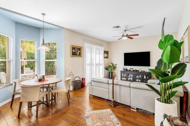 Building Photo - 1875 Highland Grove Dr