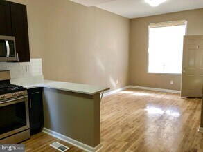 Building Photo - 1840 Willington St