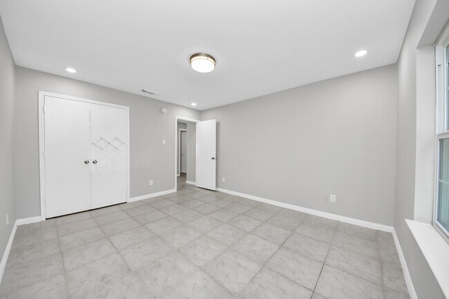 Building Photo - 3504 Wheatfield Ct