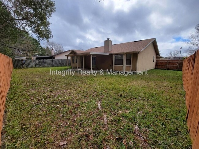 Building Photo - 7519 Allspice Cir N
