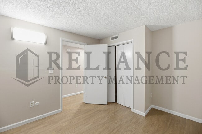 Building Photo - 1908 N Jeanette St