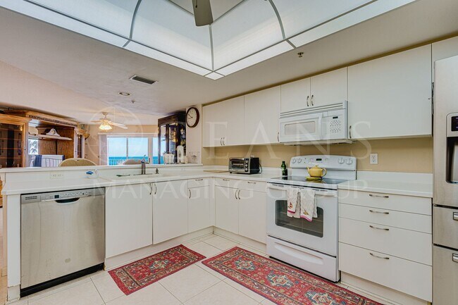 Building Photo - FURNISHED 2 Bedroom Condo in Daytona Beach...