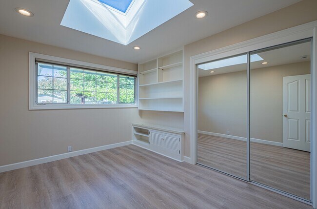 Building Photo - 509 Manor Dr