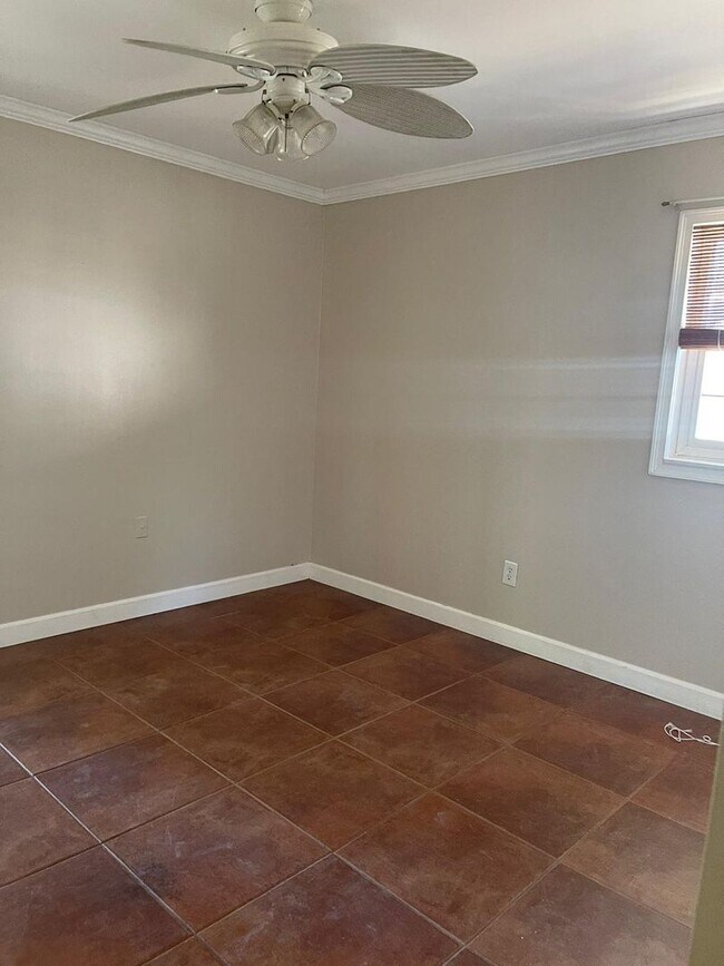 Building Photo - Charming 3 Bed / 2 Bath Home in Winter Spr...
