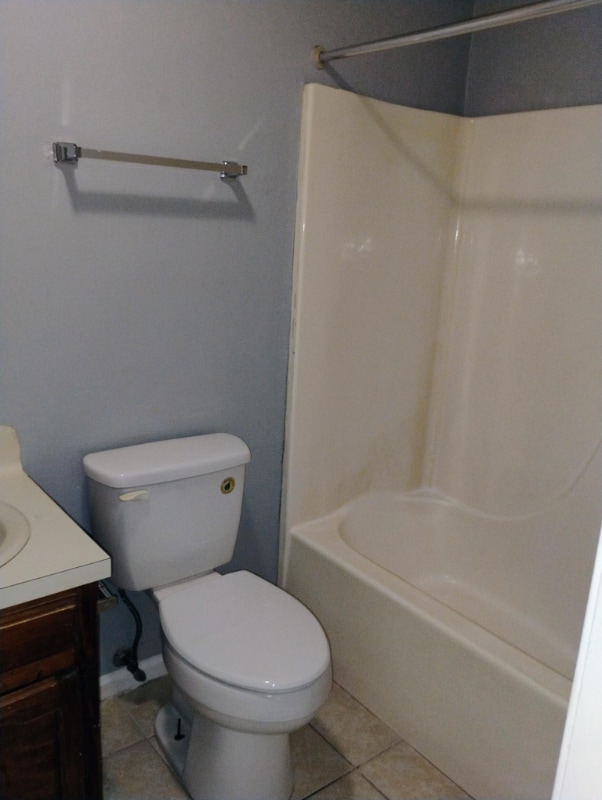 Building Photo - 1045 Manson Dr