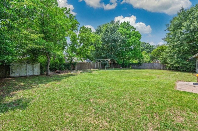 Building Photo - 212 Grand Prix Dr