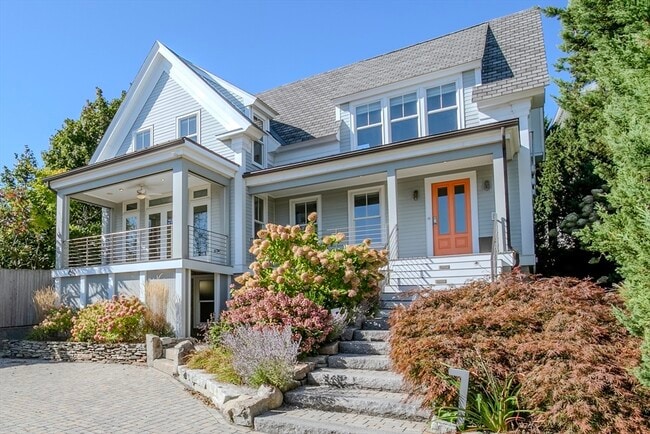 Primary Photo - 6R Breakwater Ave