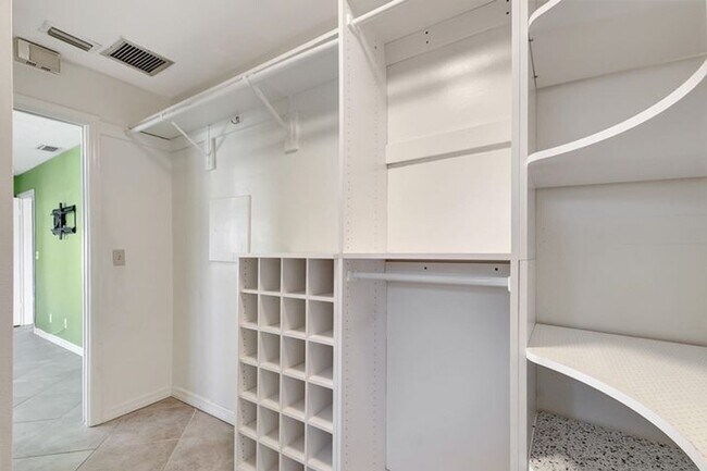 Building Photo - 1753 W Terrace Dr