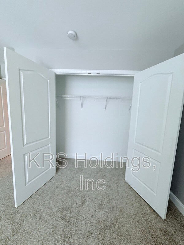 Building Photo - 5810 Spring Glen Lane