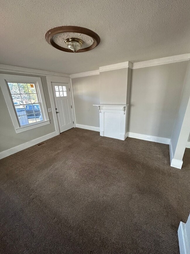 Building Photo - 22 Carter St