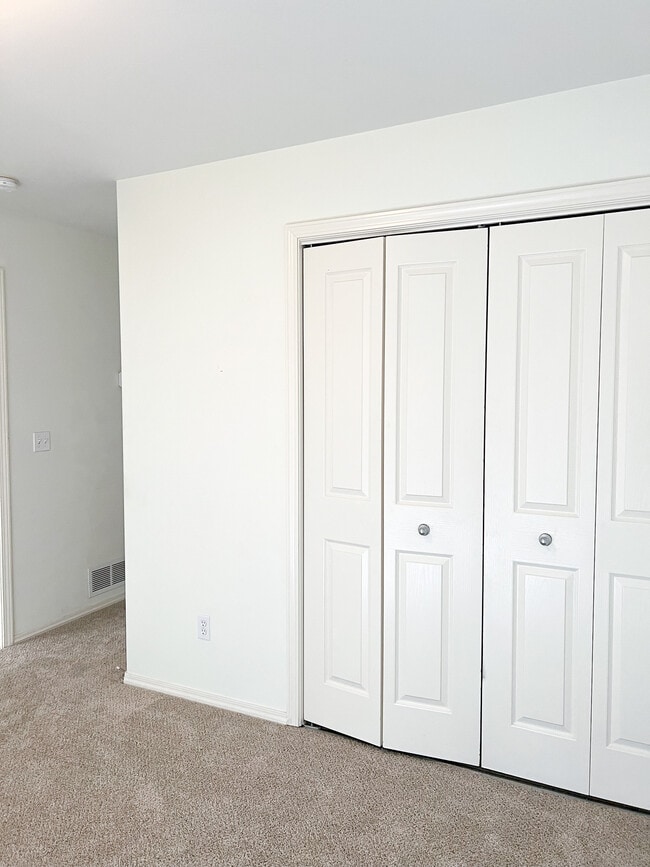 Building Photo - 6614 Whisperwood Park Dr