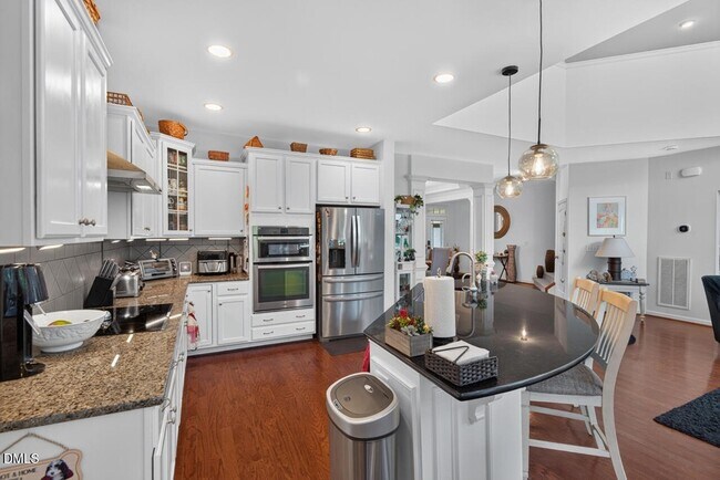 Building Photo - 109 Hico Way