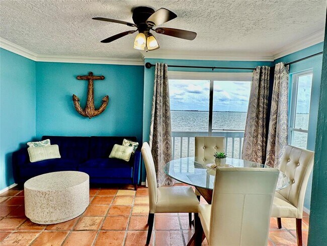 Building Photo - 500 Tiki Dr