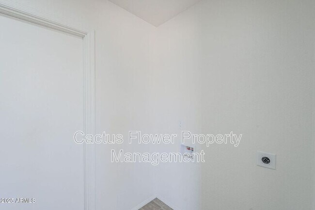 Building Photo - 1708 W Estrella Dr