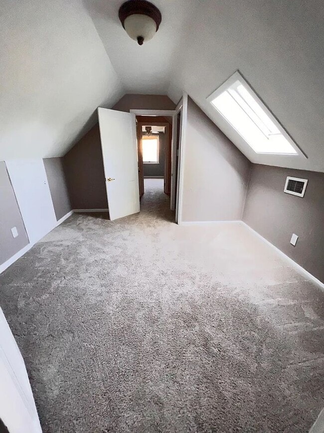 Building Photo - Stunning 4-Bedroom Single Family Home in Hatboro! Available mid-April!