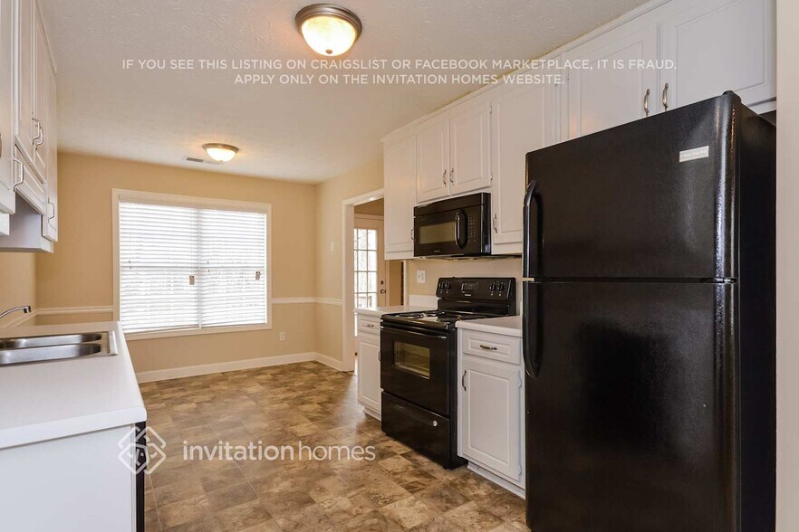 Building Photo - 2021 Bay Ct