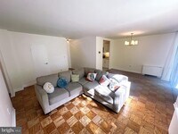 Building Photo - 6621 Wakefield Dr