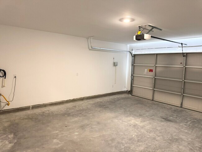 Building Photo - 31516 Pianella Ln