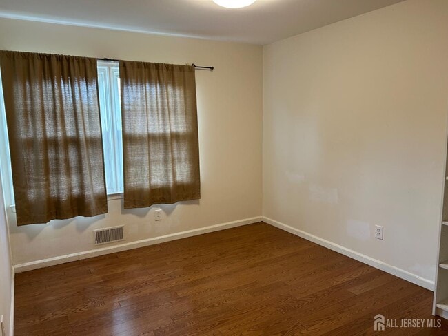 Building Photo - 26 Netherwood Cir