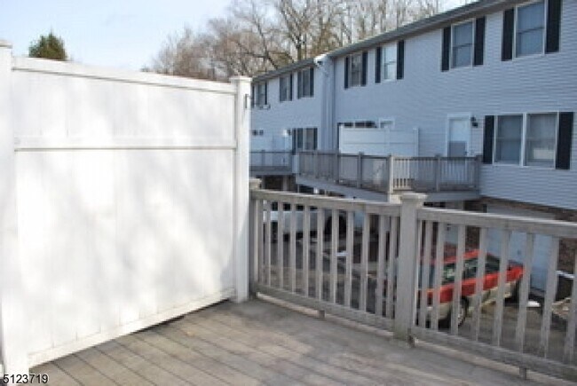 Building Photo - 88 Rockland St