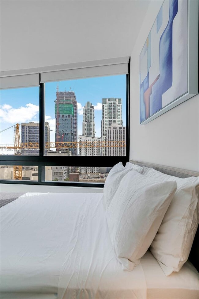 Building Photo - 225 N Miami Ave