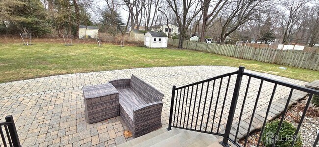 Building Photo - 22 Oak Br Rd