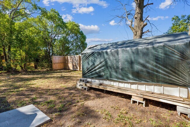 Building Photo - Chic & Modern North Charleston Home with Spacious Backyard