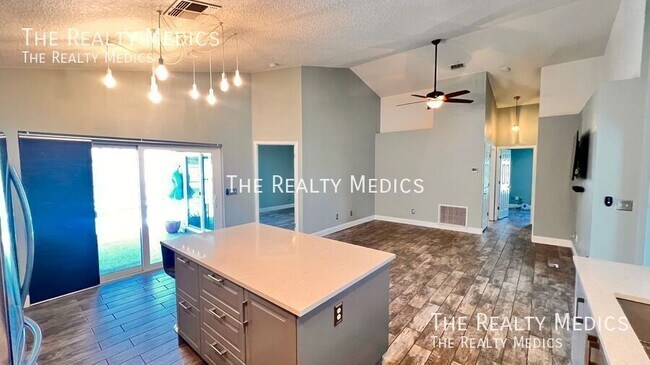 Building Photo - 7344 Grotto Ave