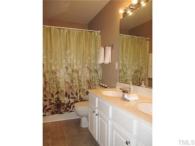 Building Photo - Room in Townhome on Coral Creek Ln