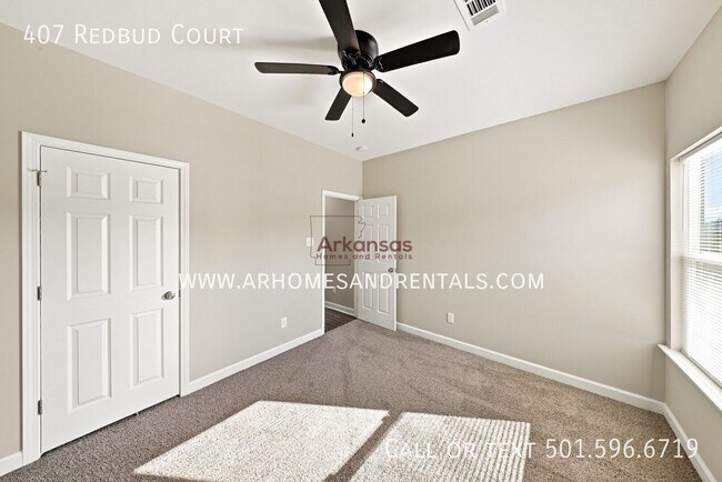 Building Photo - 407 Redbud Ct