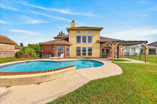 Building Photo - 7414 Lake Micala Dr