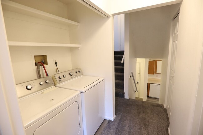 Building Photo - 257 Canby St