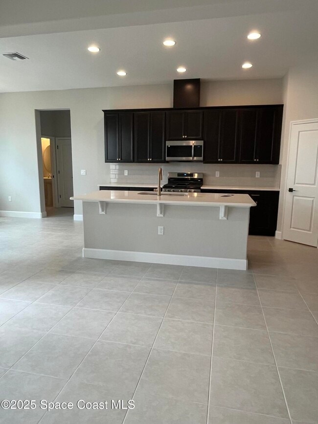 Building Photo - 7869 Allure Dr