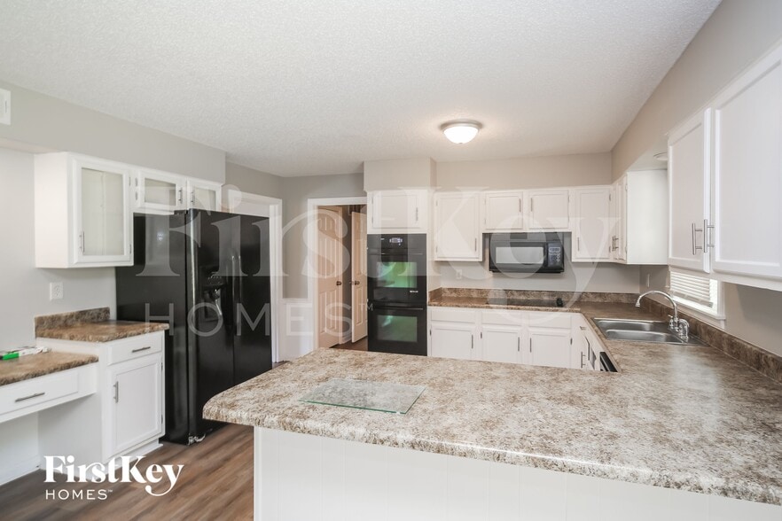 Building Photo - 7006 Loddon Cove