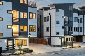 Building Photo - 1120 Galveston Ave