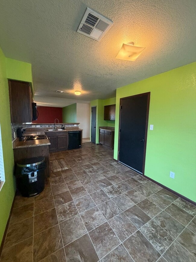 Building Photo - POOL & SOLAR HOME!