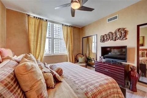 Building Photo - 347 N New River Dr E