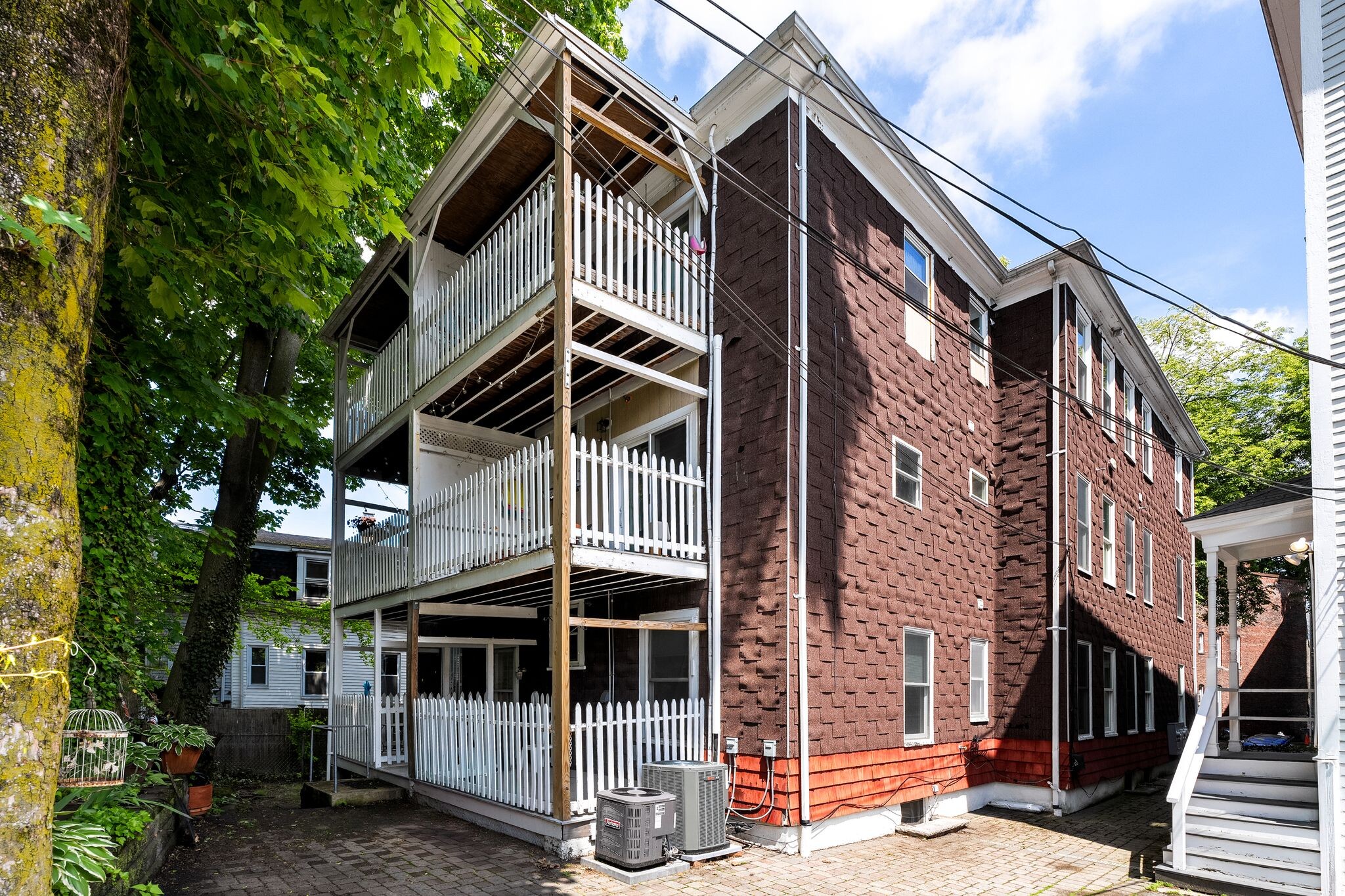 Building Photo - 12 Perry St