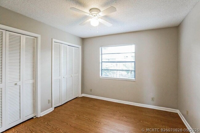 Building Photo - 518 Azure Ave