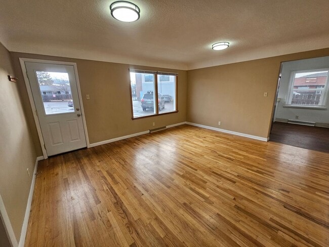 Building Photo - Four Bedroom House Across from Rose Park