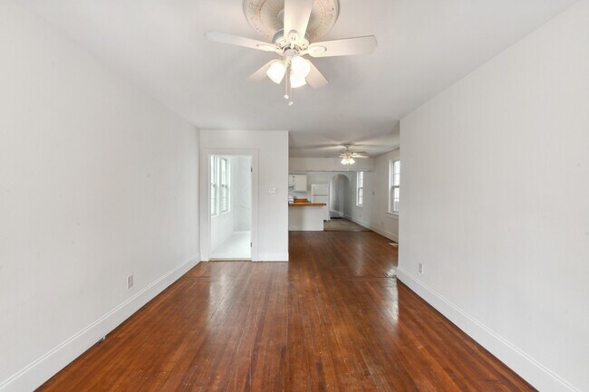 Building Photo - 2524 Jena St