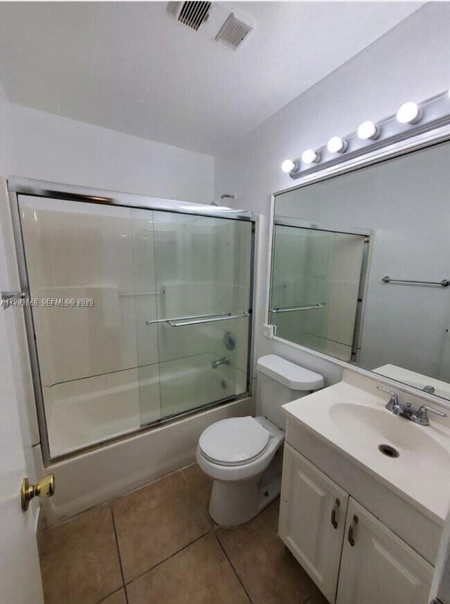 Building Photo - 3006 Coral Ridge Dr