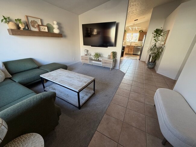 Building Photo - 559 E 300 S