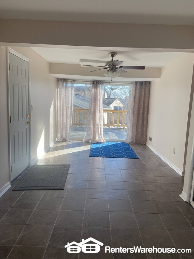 Building Photo - 750 Hyde Park Dr