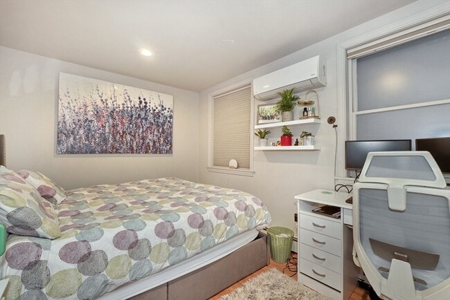 Building Photo - 70 Clarendon St