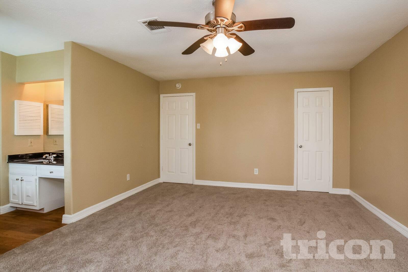 Building Photo - 1715 Evesham Dr
