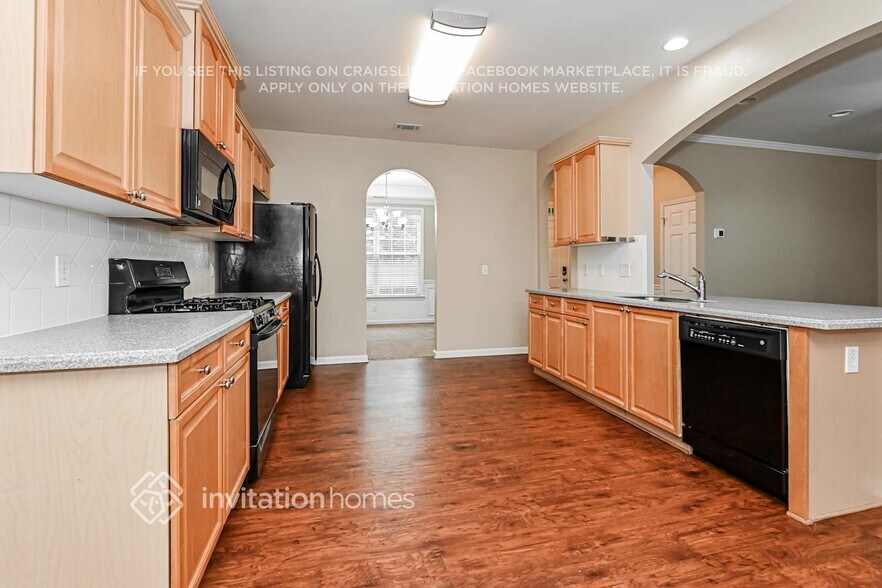Building Photo - 940 Island Bluff Ln