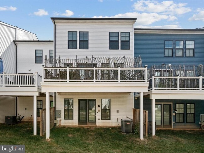 Building Photo - 25465 Nichols Orchard Terrace
